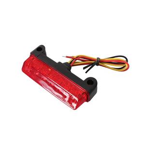 Universalus vadovaujama galinis apšvietimas įstrižai