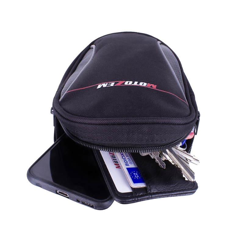 "MotoZem" šlaunies kišenė