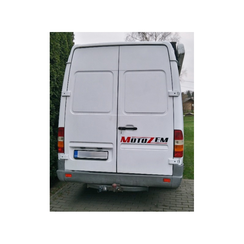 MotoZem logotipo lipdukas juodas