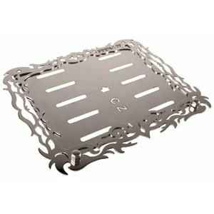 Nerūdijančio plieno poveržlė po "Cayenne" valstybinio numerio ženklu