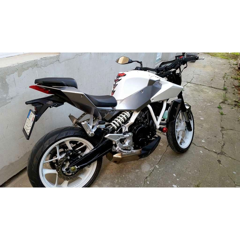 "Hyosung GD250 Exiv Gatling