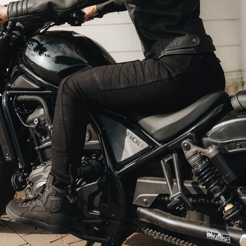 Moteriški motociklininko džinsai Rebelhorn Ash Black išpardavimas
