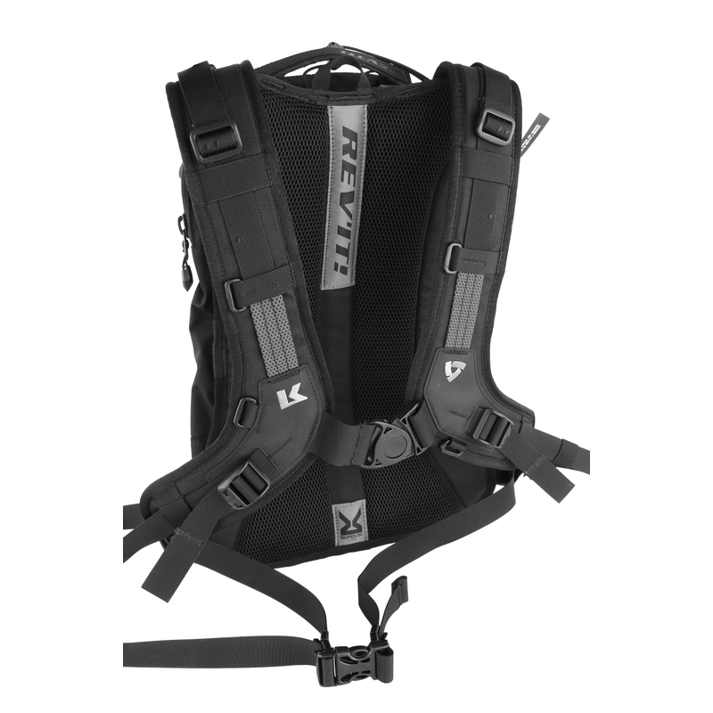 Revit Barren H2O kuprinė 18 l, juoda