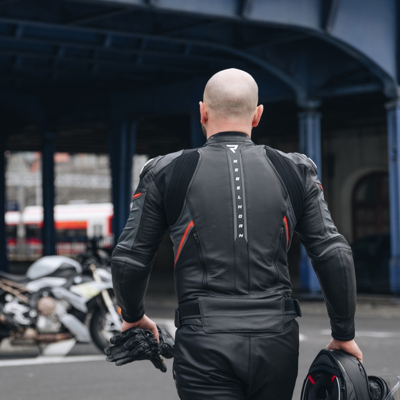"Rebelhorn Veloce" juoda-fluo raudona odinė motociklininko striukė