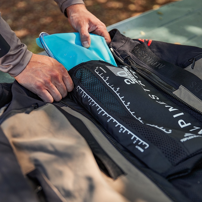 "Alpinestars Techdura" juoda-ruda-tamsiai mėlyna motociklininko striukė