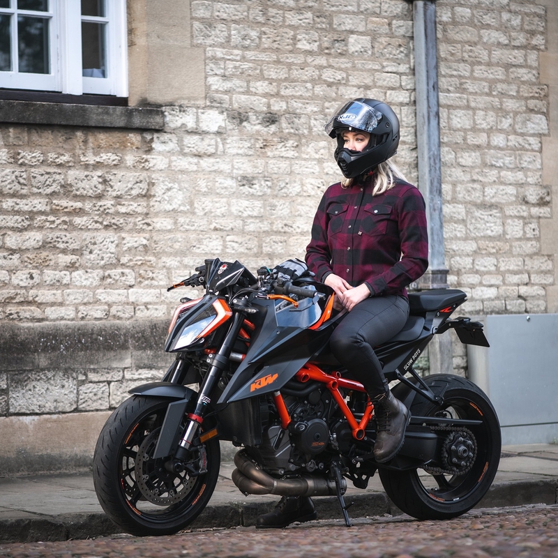 Moteriški "Oxford Kickback 2.0" motociklininko marškinėliai raudona ir juoda