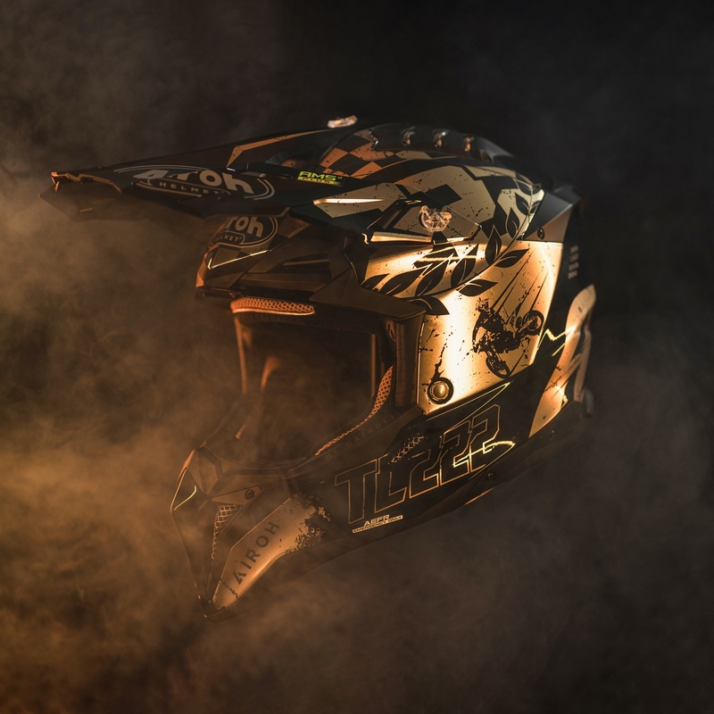 Motokroso šalmas Airoh Aviator 3.0 "TC 222 THE LEGEND" juodai auksinis