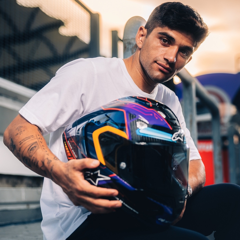 Integrální helma na motorku Alpinestars Supertech R-10 limitovaná edice Martinator Jorge Martin modro-fialovo-červeno-žlutá