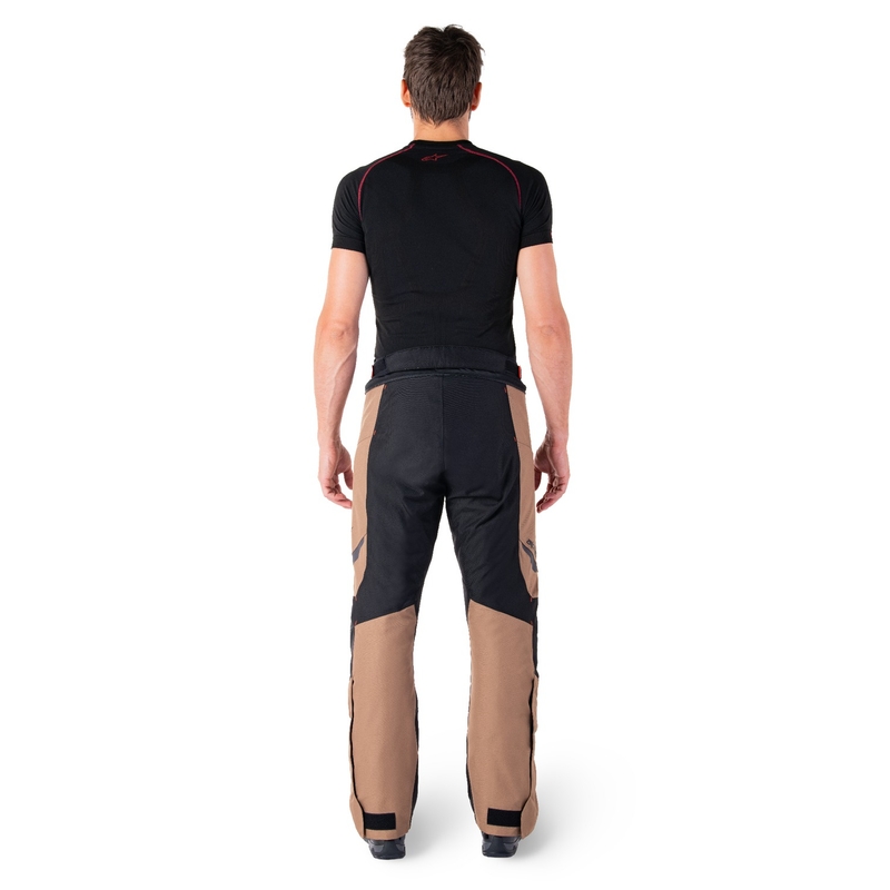 Alpinestars ST-1 Vandeniui atsparios chaki, smėlio, juodos ir fluoro raudonos spalvos motociklininko kelnės