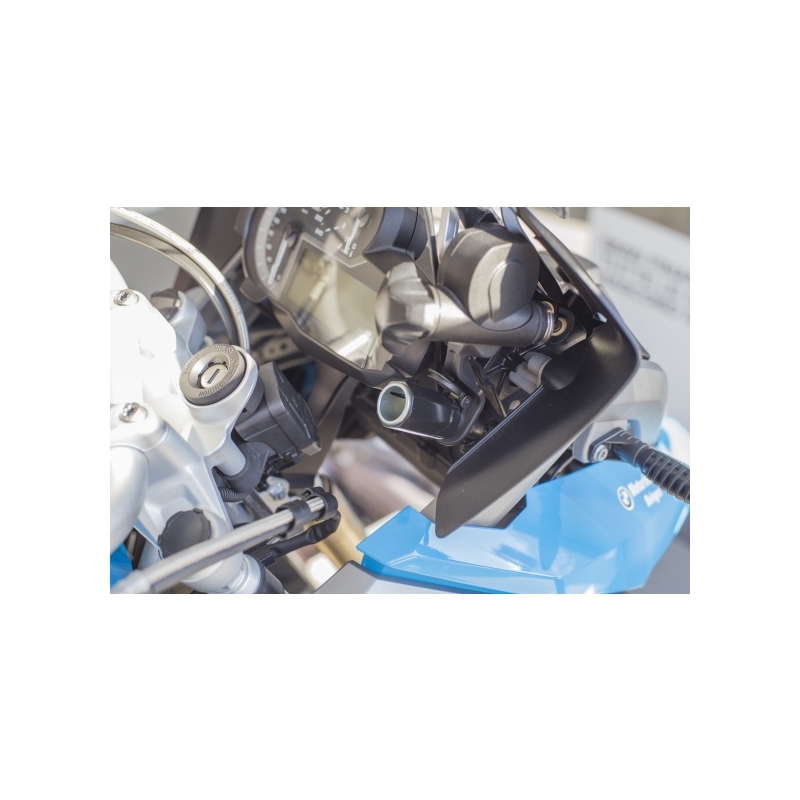 DIN adapteris iš mažo moto lizdo į automobilio lizdą