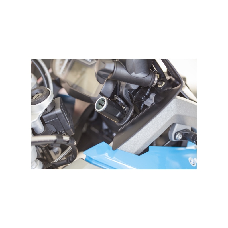 DIN adapteris iš mažo moto lizdo į automobilio lizdą