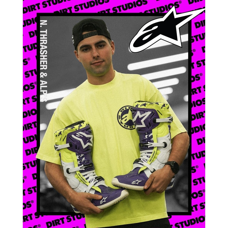 Alpinestars TECH 10 riboto leidimo Dirt Studios violetinės-baltos-fluo geltonos spalvos motociklininko batai