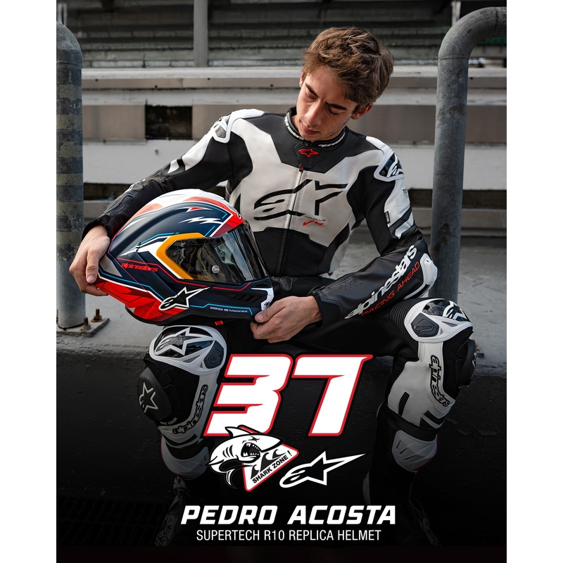 "Alpinestars Supertech R-10" riboto leidimo Pedro Acosta matinės mėlynos-raudonos-baltos spalvos integralus motociklininko šalmas