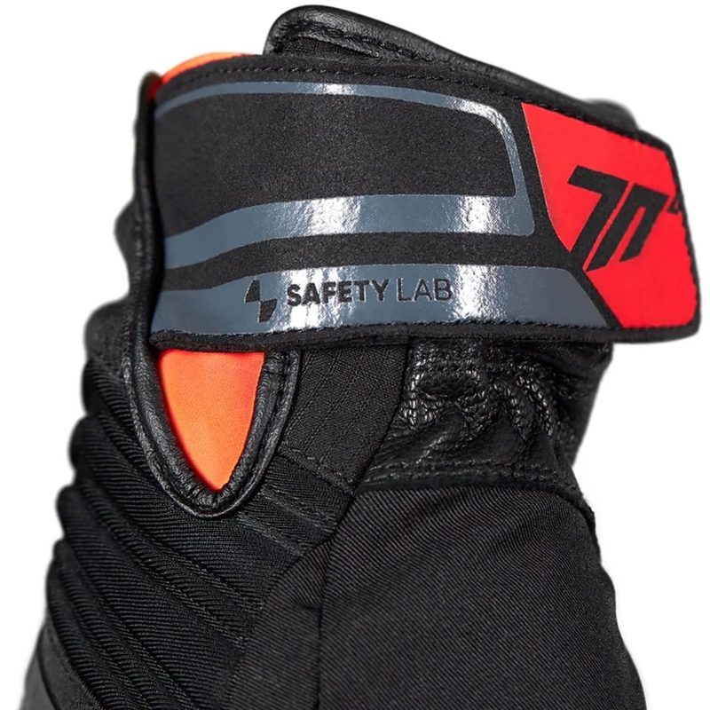 Motociklininko pirštinės Seventy Degrees SD-T13 Aspen Light juodos ir raudonos spalvos