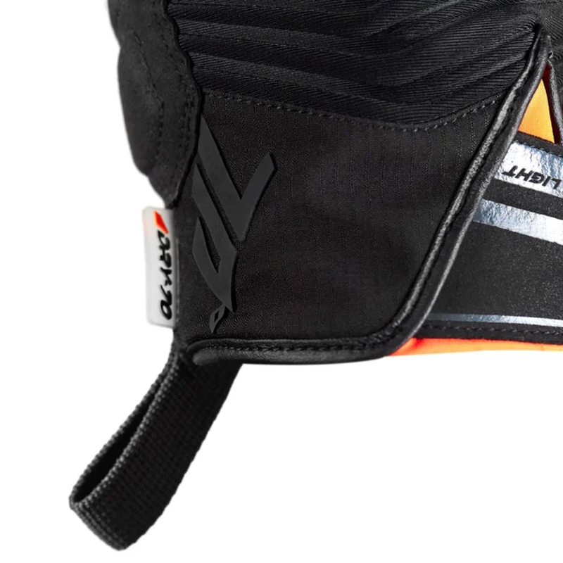 Motociklininko pirštinės Seventy Degrees SD-T13 Aspen Light juodos ir raudonos spalvos