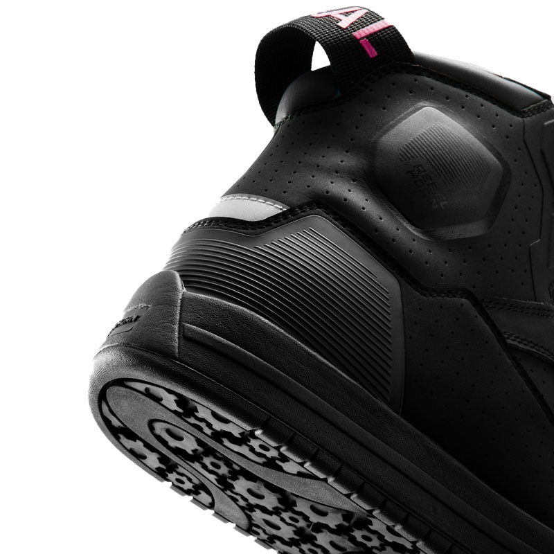 Moteriški motociklo batai „Rebelhorn Vandal II“ juodi-auksiniai