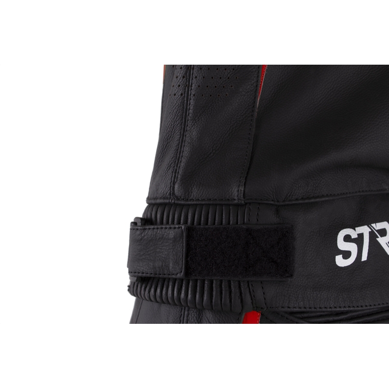 "Street Racer Fast Track 2.1" juodai raudonas odinis motociklininko kombinezonas