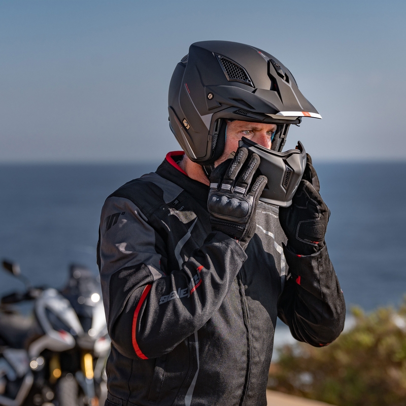 MT Streetfighter SV S Solid A1 atviro veido šalmas su kauke juodas matinis