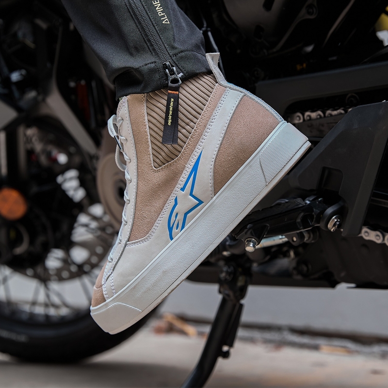 "Alpinestars Stella Stated Podium" moteriški motociklininko batai baltos ir šviesiai pilkos spalvos