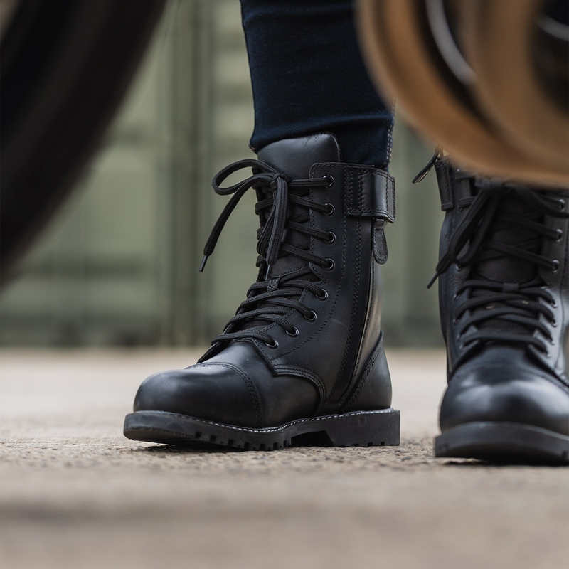 Moterų "Oxford Radley" juodi motociklininkų batai