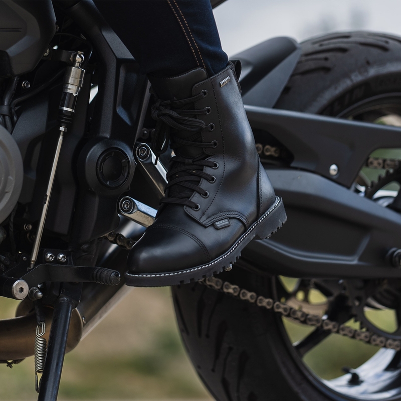 Moterų "Oxford Radley" juodi motociklininkų batai