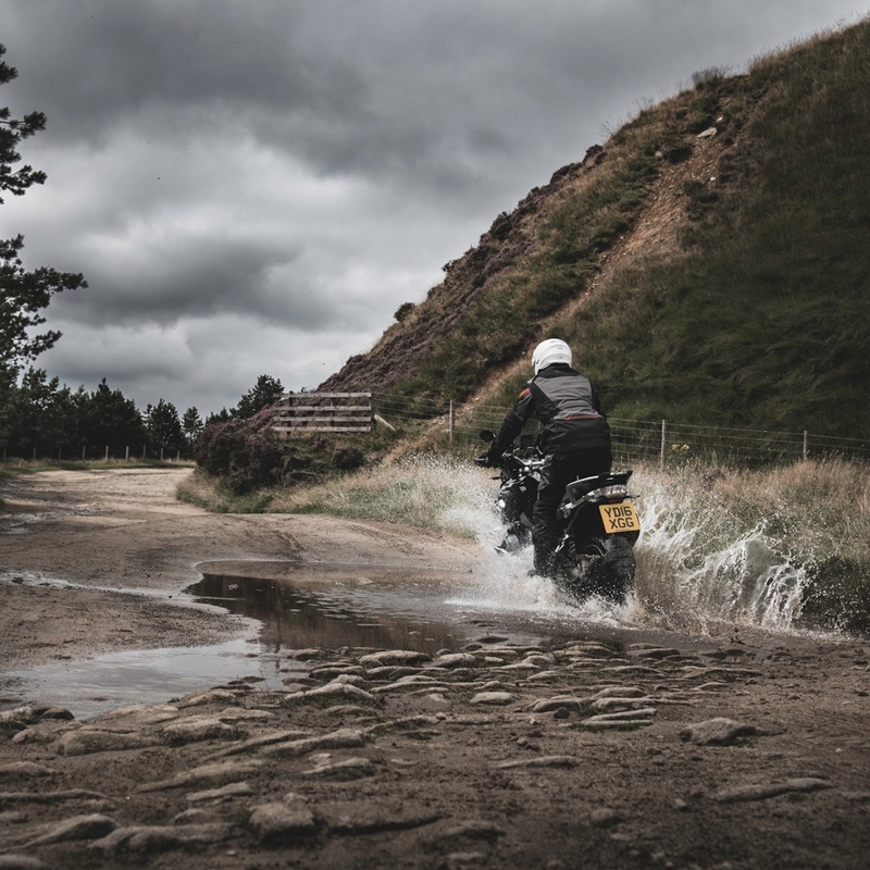 Oxford Montreal 4.0 Dry2Dry™ motociklininko striukė juoda-pilka-raudona