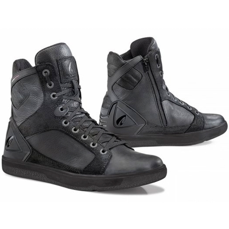 Moto batai Forma Hyper WP black