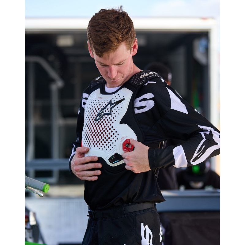 „Alpinestars TECH-AIR®MX PLASMA“ sistemos oro pagalvių liemenė, balta-juoda-raudona