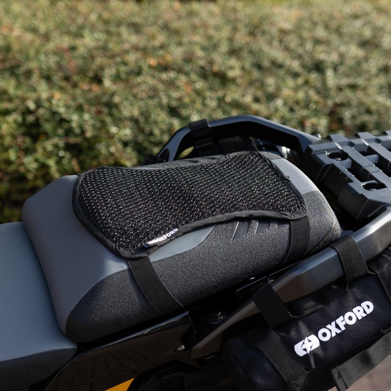Ventiliacijos kilimėlis virš keleivio sėdynės ir „Oxford Cool Seat Pillon And Enduro“ juodos spalvos
