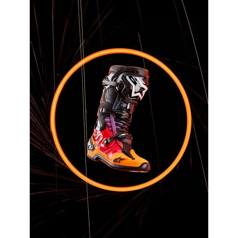 „Alpinestars Tech 10 Limited Edition“ motociklo batai „Black Hole“ – juodi