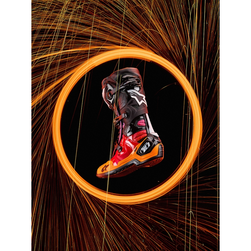 „Alpinestars Tech 10 Limited Edition“ motociklo batai „Black Hole“ – juodi