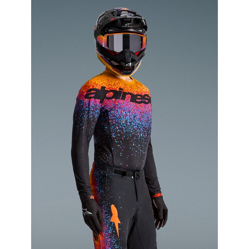 „Alpinestars Supertech“ riboto leidimo „Black Hole“ motokroso marškinėliai, juodi