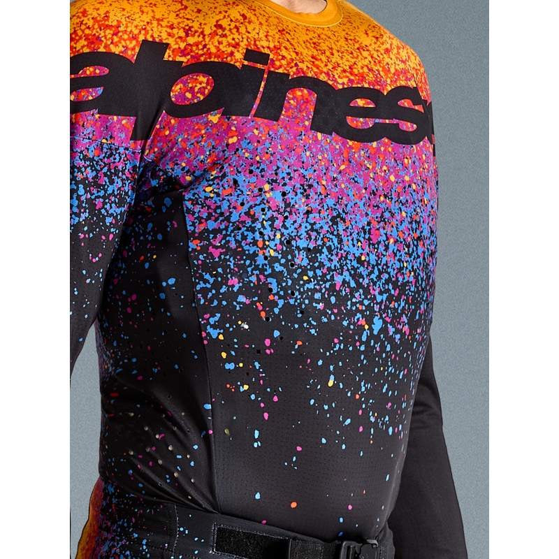 „Alpinestars Supertech“ riboto leidimo „Black Hole“ motokroso marškinėliai, juodi