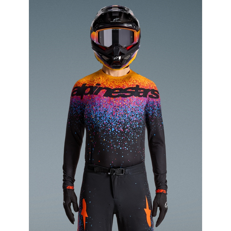 „Alpinestars Supertech“ riboto leidimo „Black Hole“ motokroso marškinėliai, juodi