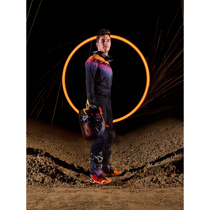 „Alpinestars Supertech“ riboto leidimo „Black Hole“ motokroso marškinėliai, juodi