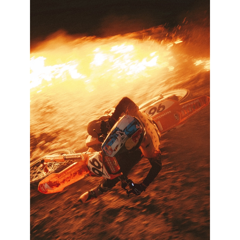 „Alpinestars Supertech S-M10“ riboto leidimo motokroso šalmas „Black Hole“, juodos spalvos