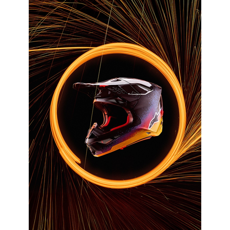 „Alpinestars Supertech S-M10“ riboto leidimo motokroso šalmas „Black Hole“, juodos spalvos