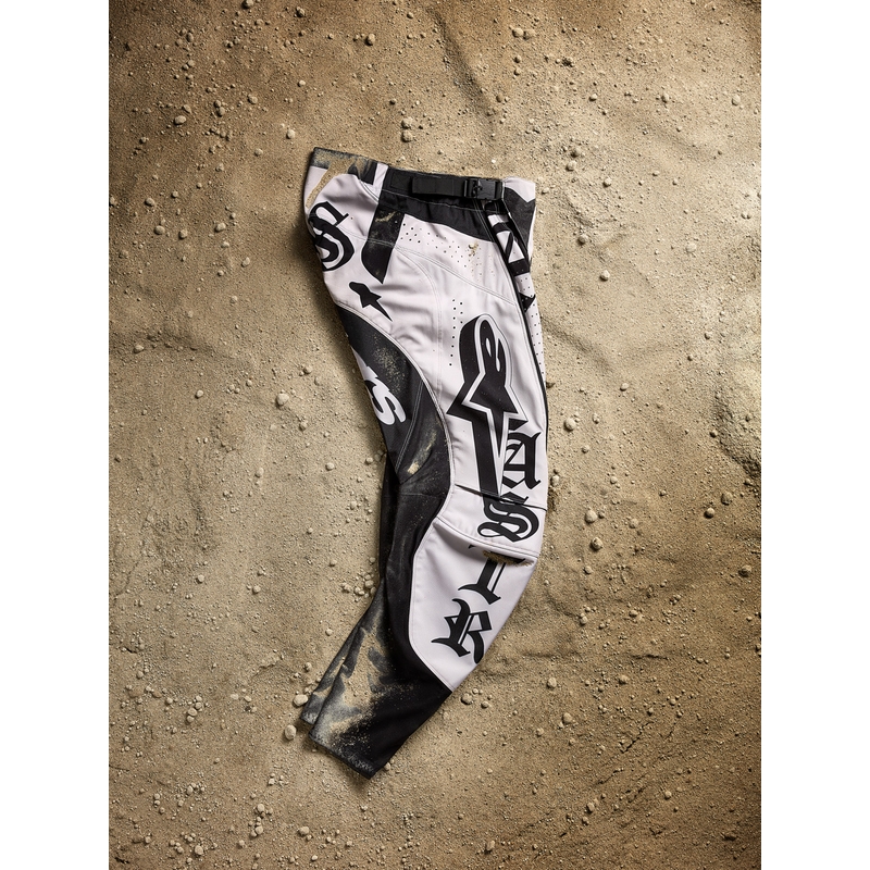 „Alpinestars Techstar“ riboto leidimo „Wolf Dust“ motokroso kelnės, smėlio ir juodos spalvos