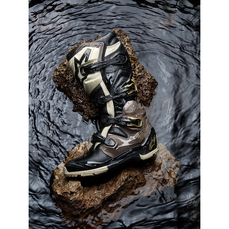 Alpinestars TECH 7 Enduro Drystar motociklo batai juodi-tamsiai pilki-auksiniai