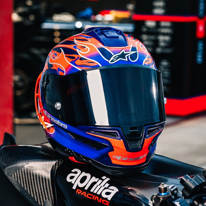 „Alpinestars Supertech R-10 Flyte“ uždaras motociklo šalmas, riboto leidimo, Jorge Martin, violetinė-raudona
