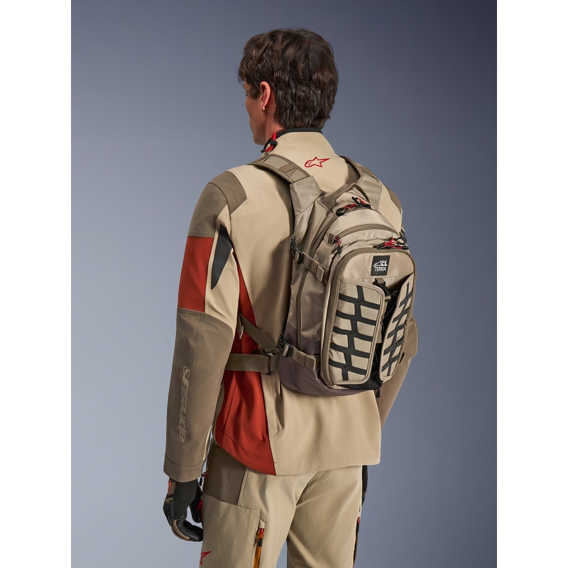 „Alpinestars AT-15“ motociklo kuprinė, smėlio-oranžinė, 15 l