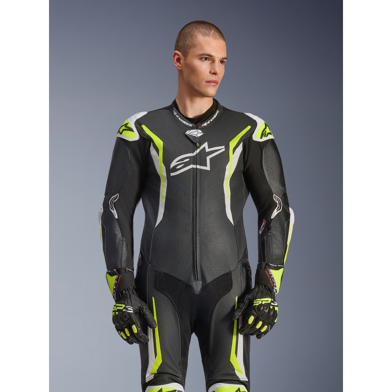 Alpinestars GP TECH V5 vientisas odinis motociklo kostiumas juodas-baltas-fluorescencinis geltonas