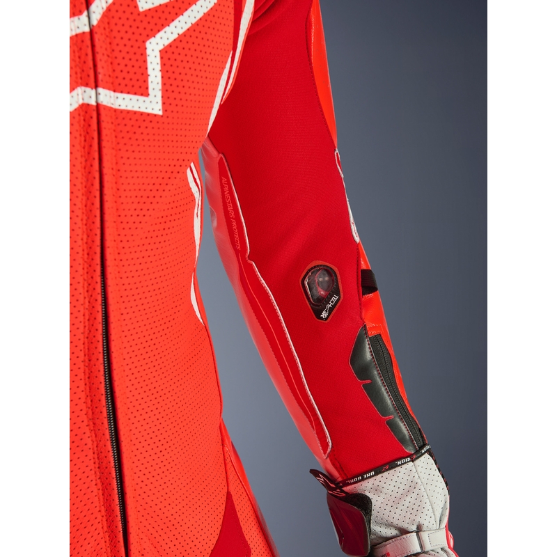 Alpinestars GP TECH V5 vientisas motociklo odinis kostiumas, fluorescencinė raudona-raudona-balta