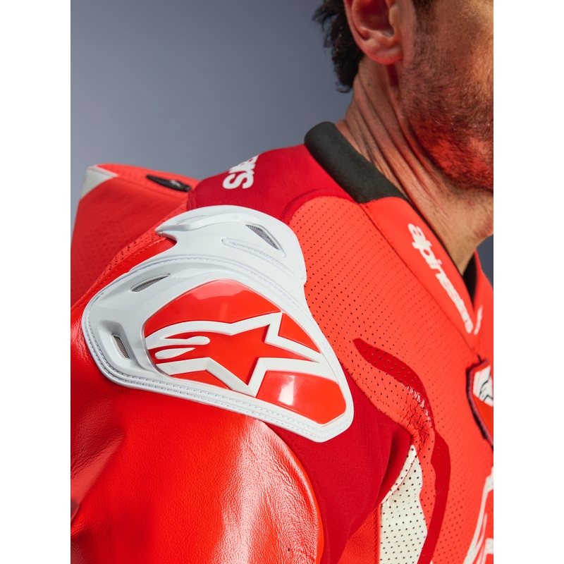 Alpinestars GP TECH V5 vientisas motociklo odinis kostiumas, fluorescencinė raudona-raudona-balta