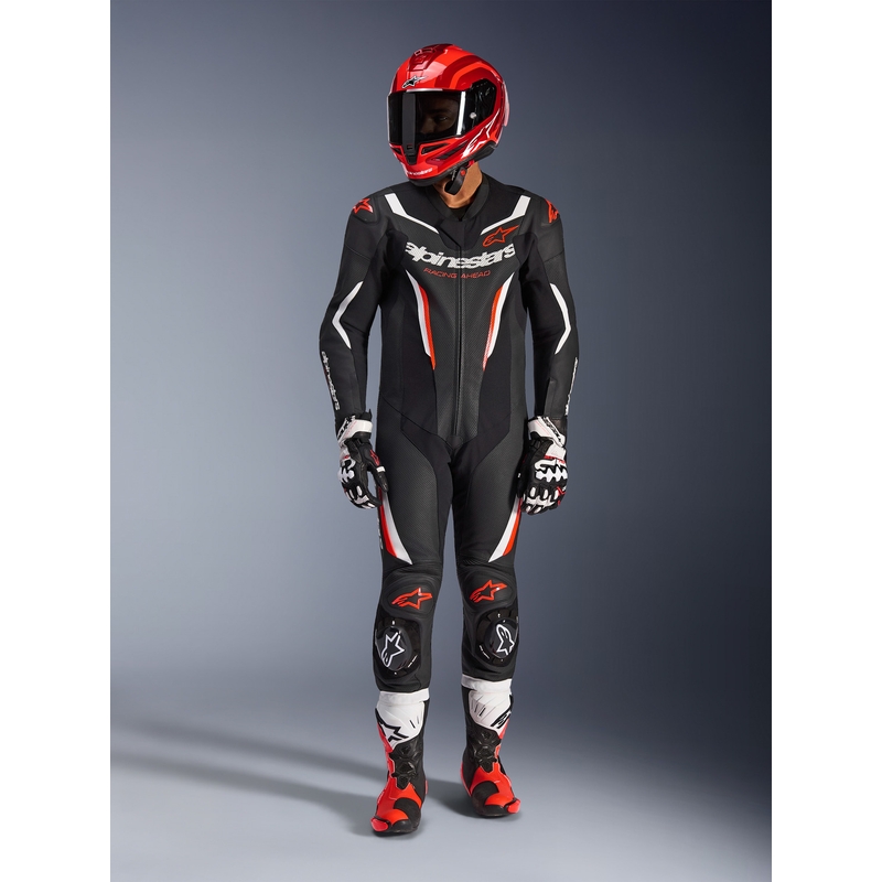 Alpinestars GP FORCE V2 vientisas motociklo kostiumas juodas-baltas-fluorescencinis raudonas