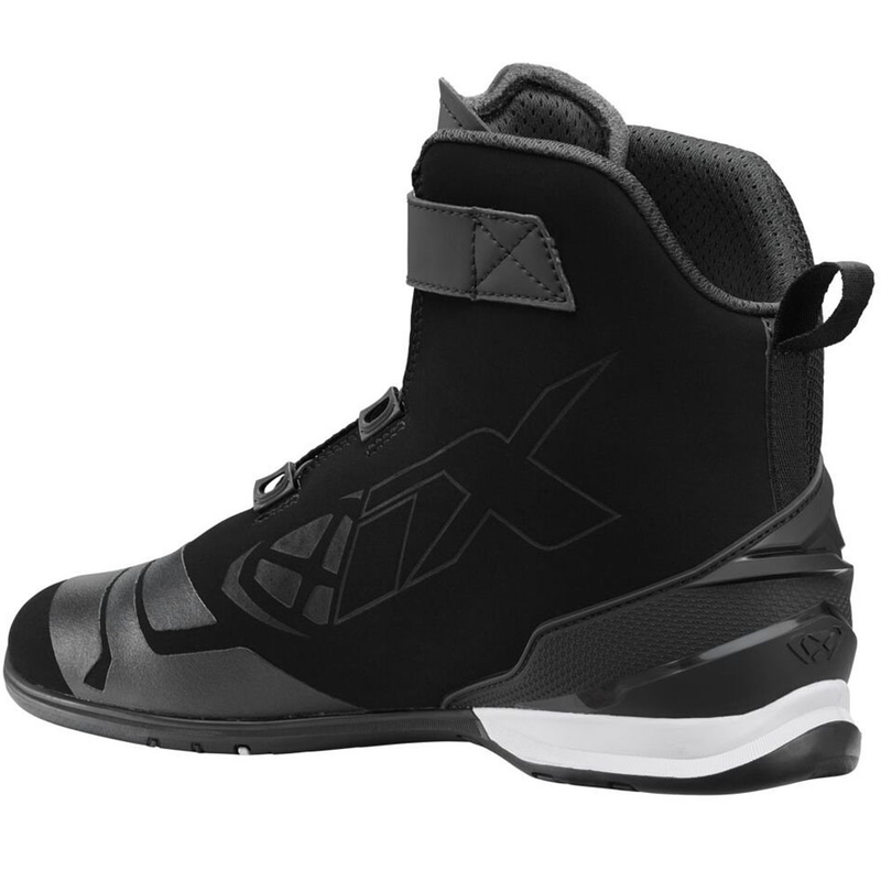 IXON Bull 2 Air motociklo batai juodi-balti