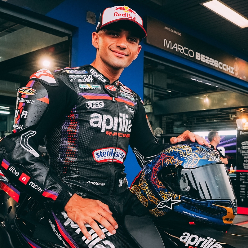 Uždaras motociklo šalmas „Alpinestars Supertech R10 Marthanator“ riboto leidimo JORGE MARTIN mėlynas perlas auksinis raudonas