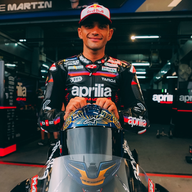 Uždaras motociklo šalmas „Alpinestars Supertech R10 Marthanator“ riboto leidimo JORGE MARTIN mėlynas perlas auksinis raudonas