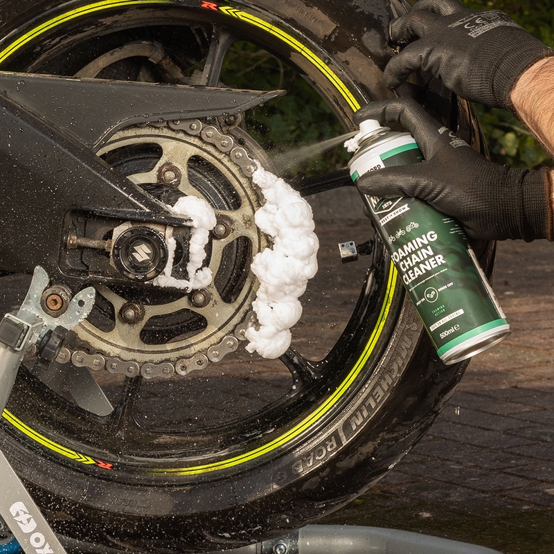 Putojančios grandinės valiklis motociklams MĖTOS SKONIO 500 ml