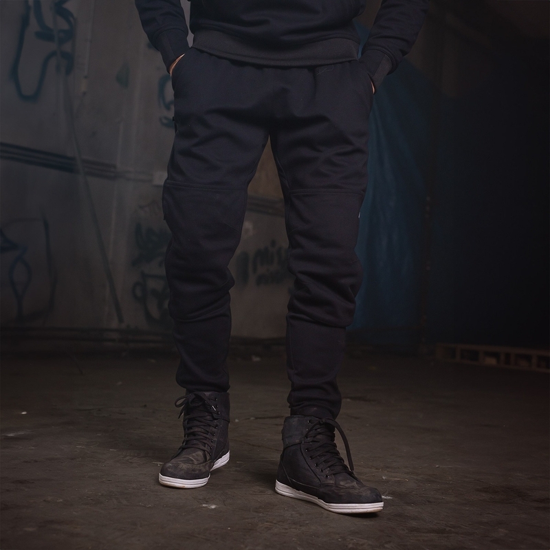 Oxford Armourlite AA Joggers juodos trumpos motociklininko kelnės